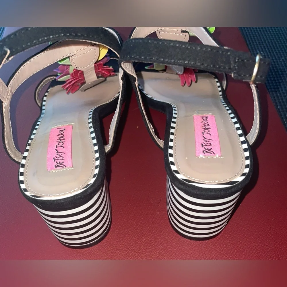 Betsey Johnson Black Sandals with Colorful Floral Accents - Picture 5 of 12